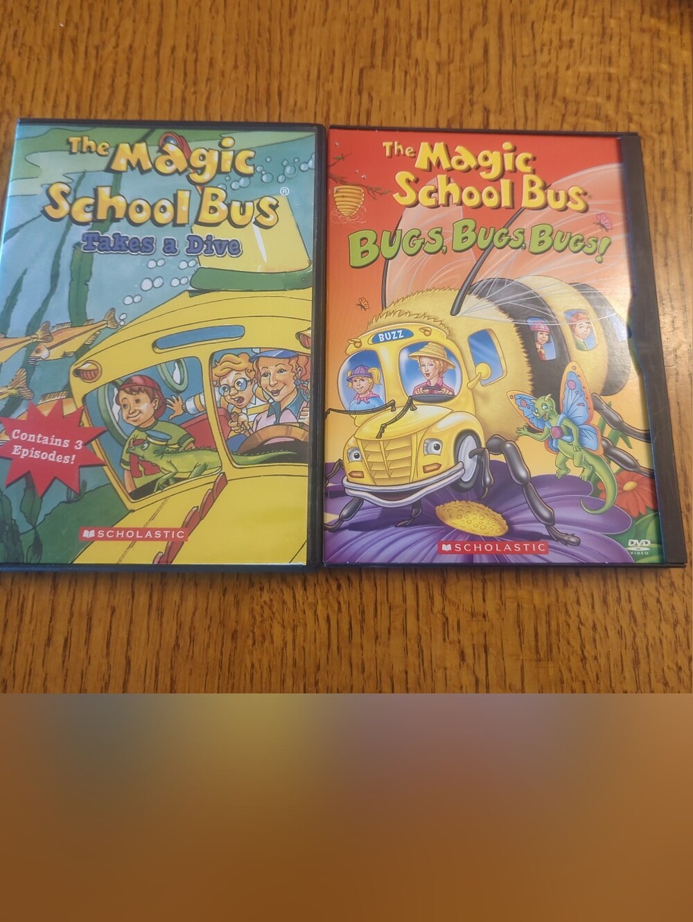 2 Magic School Bus │ DVD with Cases │Take A Dive & Bugs, Bugs, Bugs!